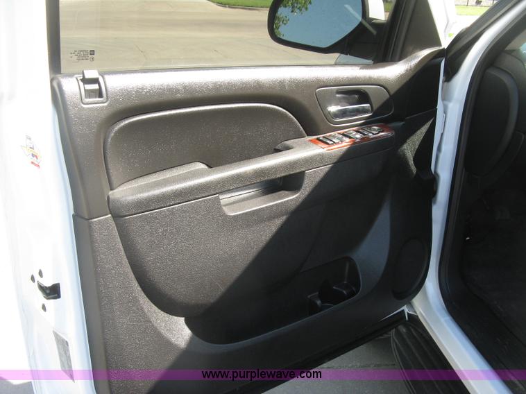 image for item H8643 2012 GMC Yukon SLE SUV