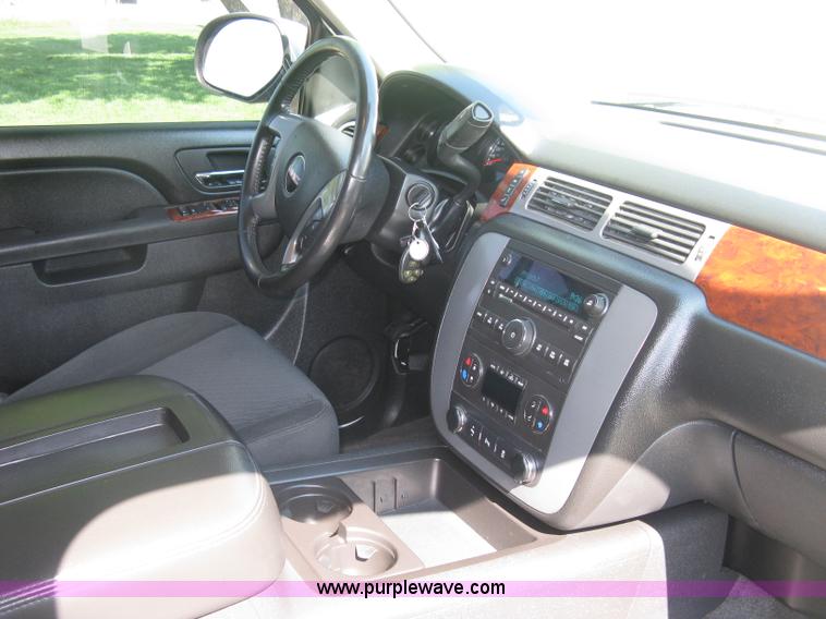 image for item H8643 2012 GMC Yukon SLE SUV