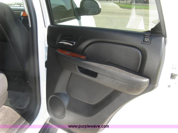 image for item H8643 2012 GMC Yukon SLE SUV