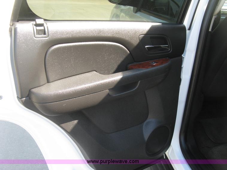 image for item H8643 2012 GMC Yukon SLE SUV