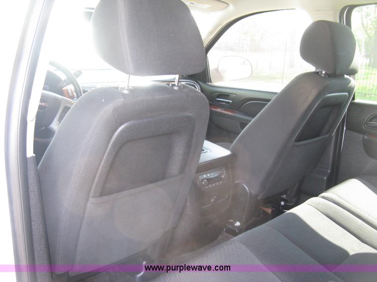 image for item H8643 2012 GMC Yukon SLE SUV