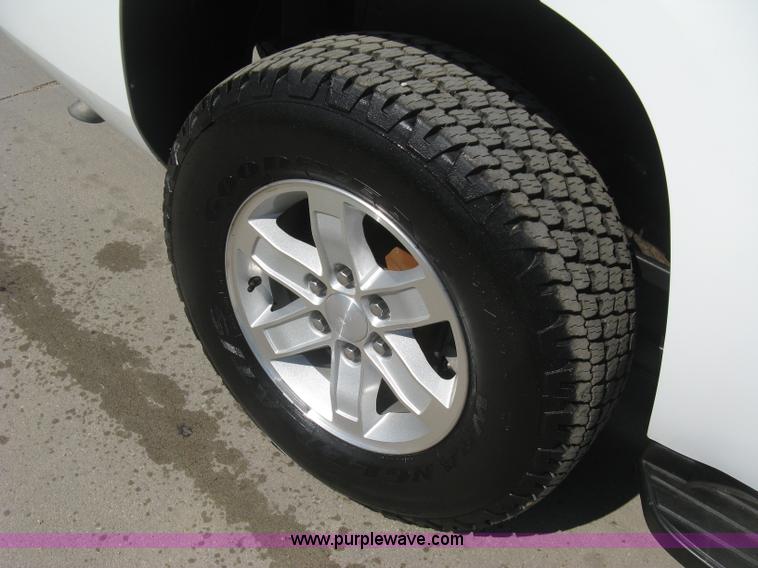 image for item H8643 2012 GMC Yukon SLE SUV