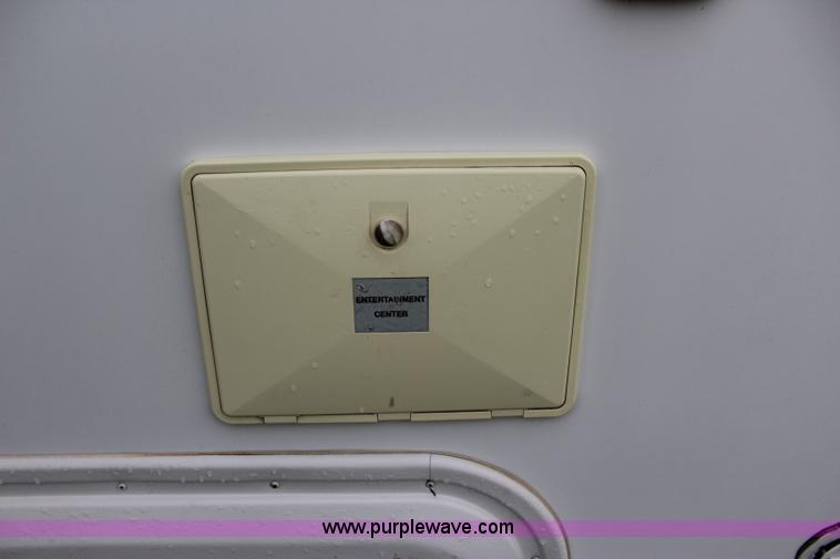 image for item I1672 2000 Coachmen Prospera camper