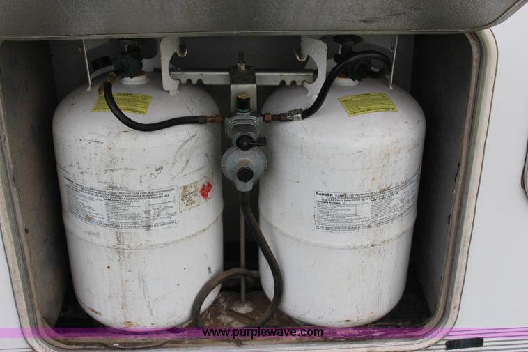 image for item I1672 2000 Coachmen Prospera camper