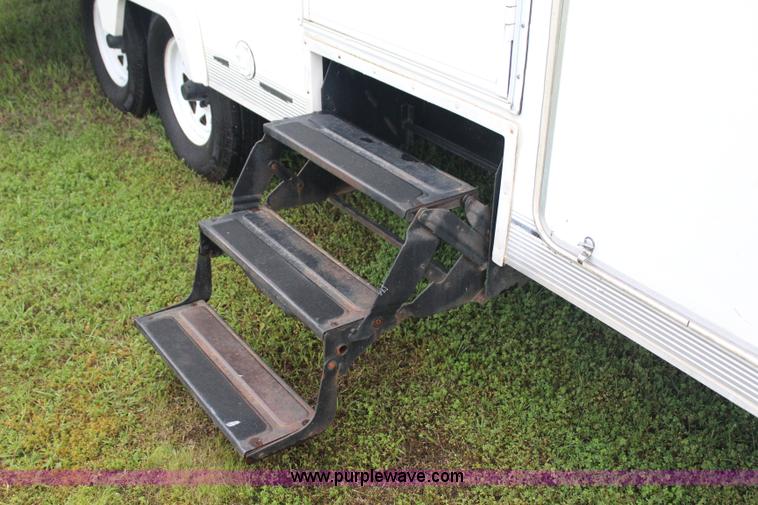 image for item I1672 2000 Coachmen Prospera camper