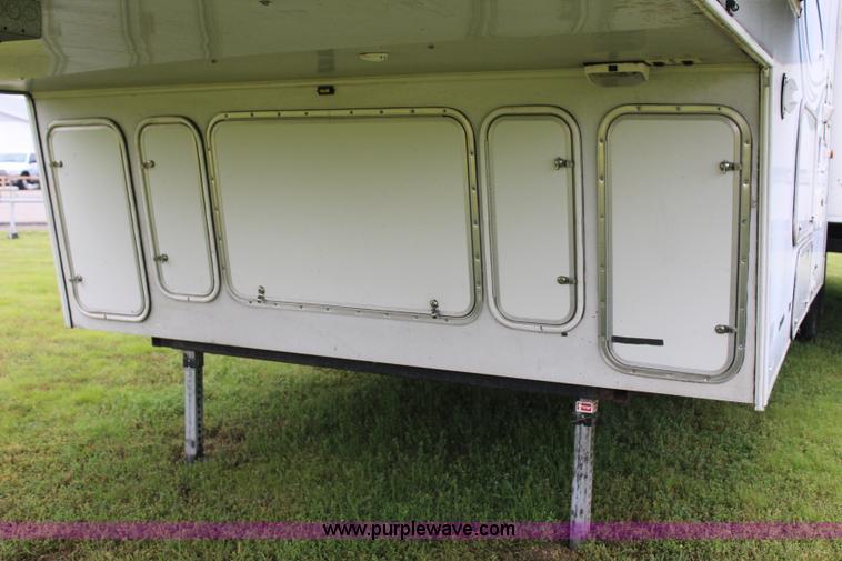 image for item I1672 2000 Coachmen Prospera camper