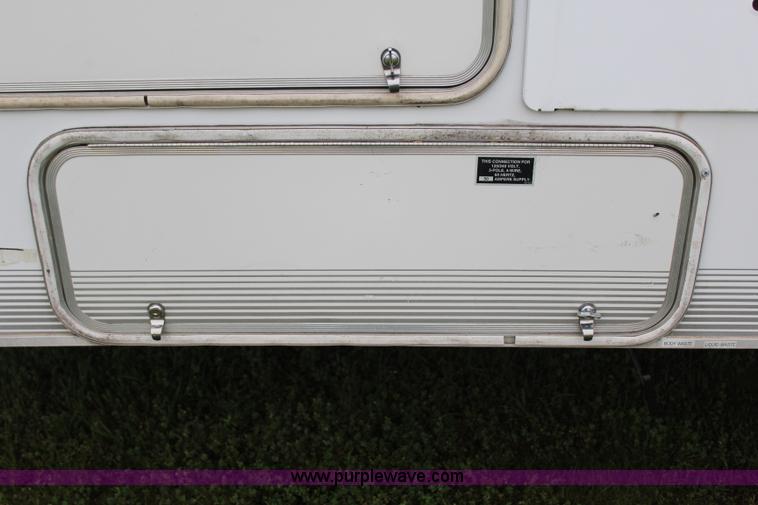 image for item I1672 2000 Coachmen Prospera camper
