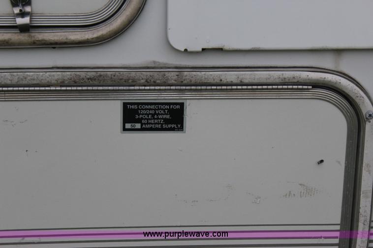 image for item I1672 2000 Coachmen Prospera camper
