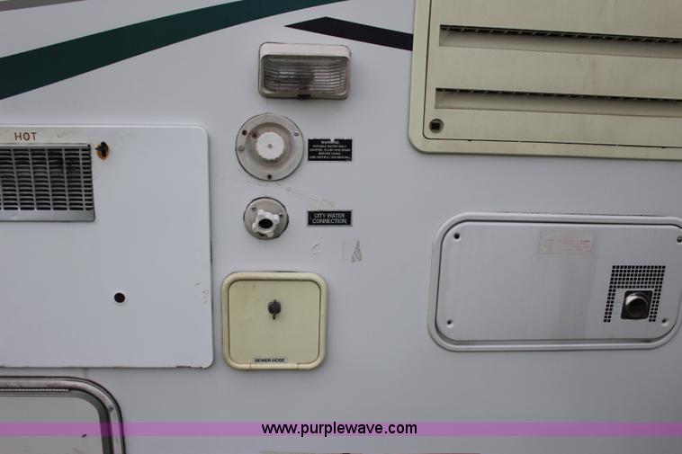 image for item I1672 2000 Coachmen Prospera camper