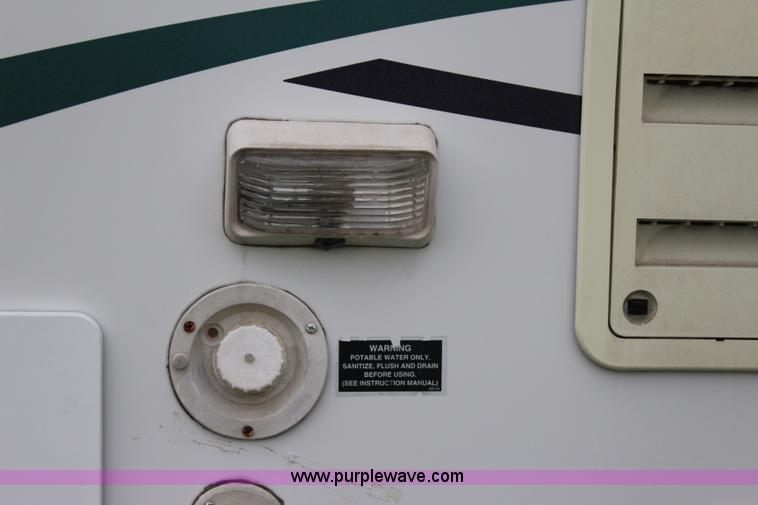 image for item I1672 2000 Coachmen Prospera camper