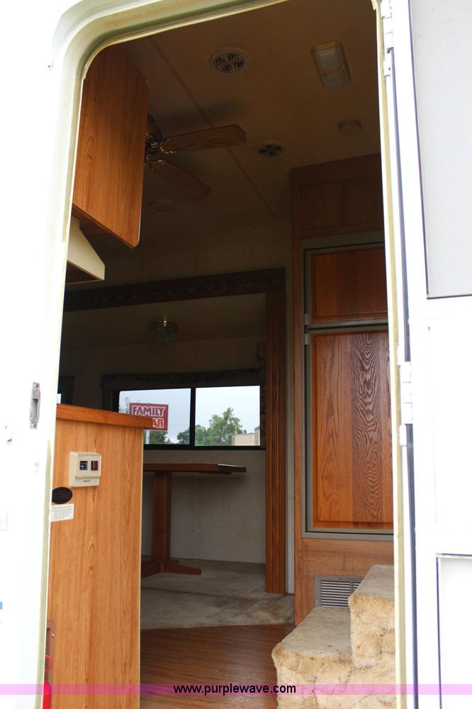 image for item I1672 2000 Coachmen Prospera camper