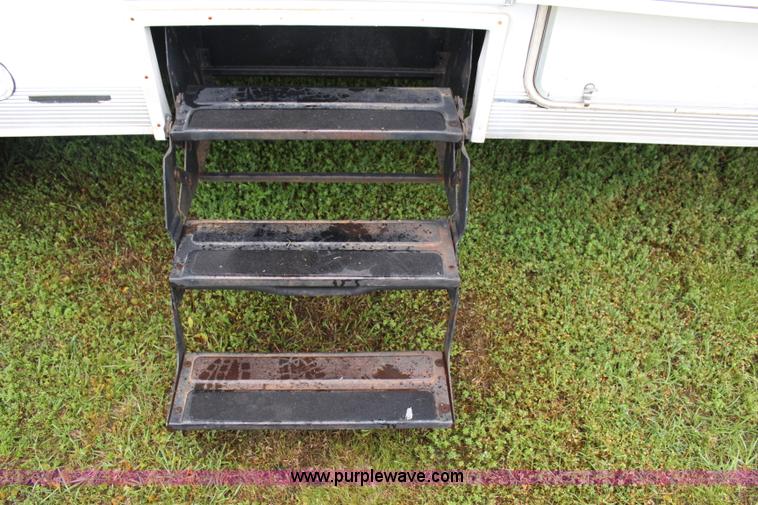 image for item I1672 2000 Coachmen Prospera camper