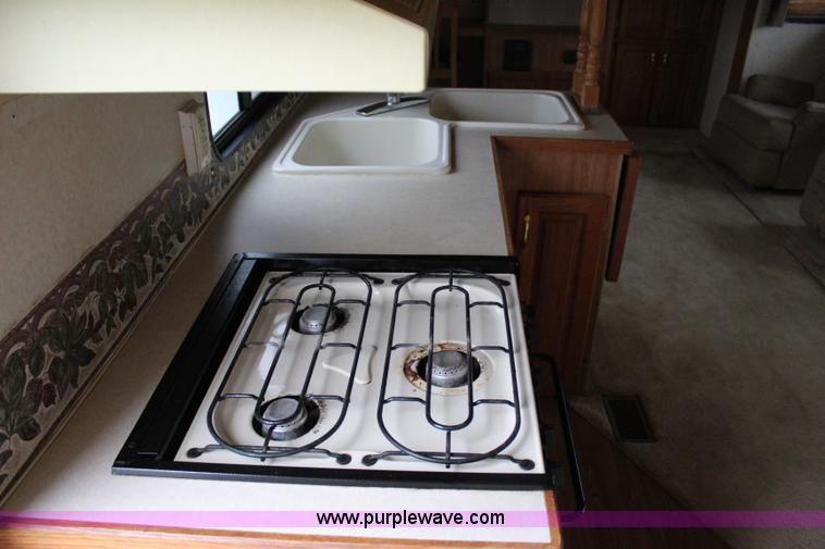 image for item I1672 2000 Coachmen Prospera camper