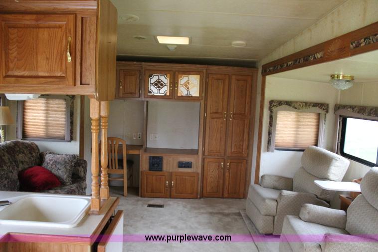 image for item I1672 2000 Coachmen Prospera camper