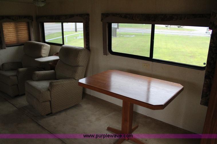 image for item I1672 2000 Coachmen Prospera camper