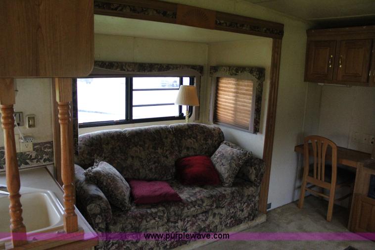 image for item I1672 2000 Coachmen Prospera camper