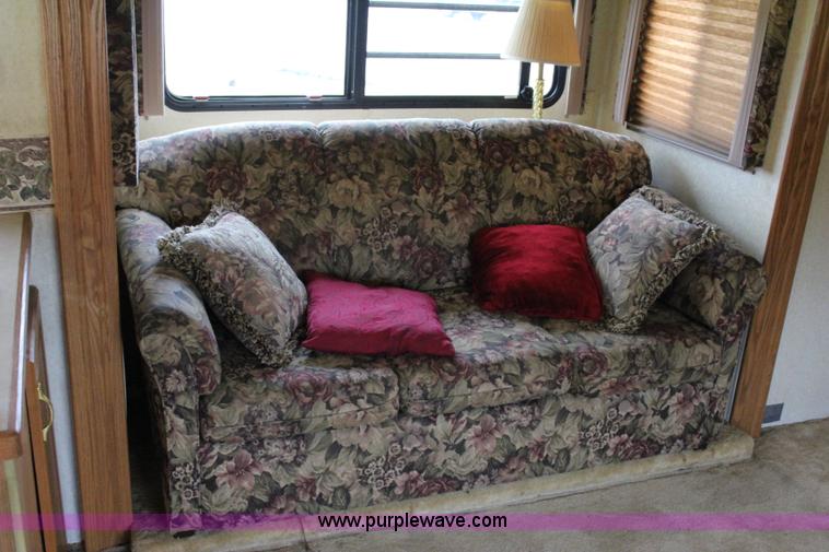 image for item I1672 2000 Coachmen Prospera camper