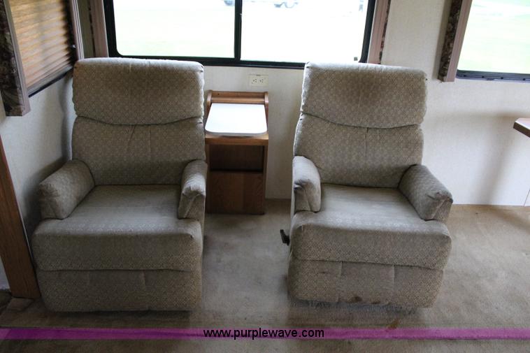 image for item I1672 2000 Coachmen Prospera camper