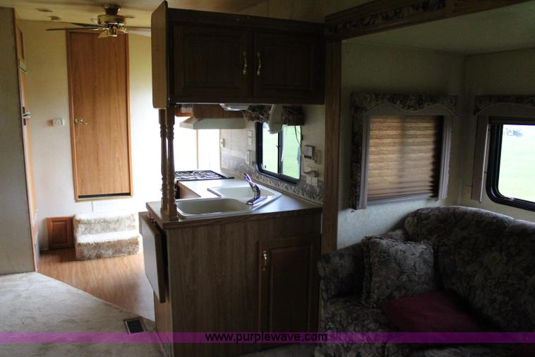 image for item I1672 2000 Coachmen Prospera camper