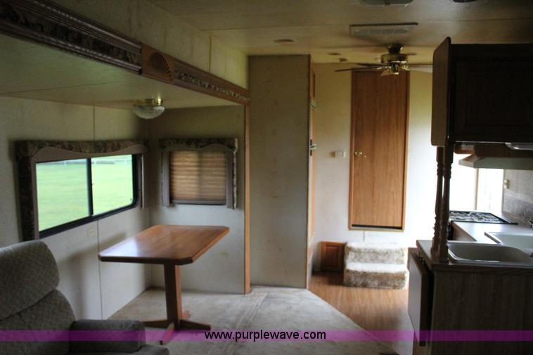 image for item I1672 2000 Coachmen Prospera camper