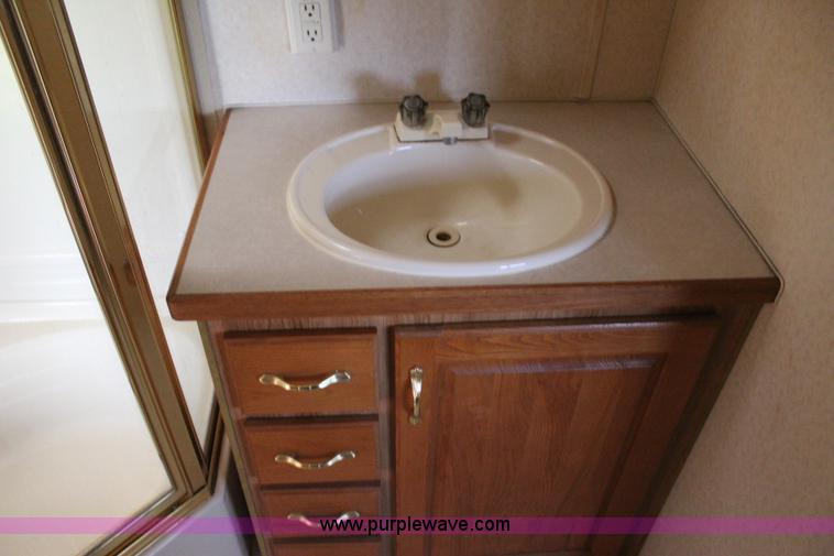 image for item I1672 2000 Coachmen Prospera camper