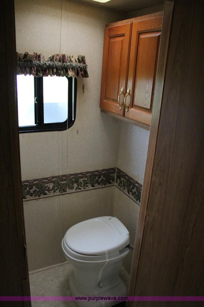 image for item I1672 2000 Coachmen Prospera camper