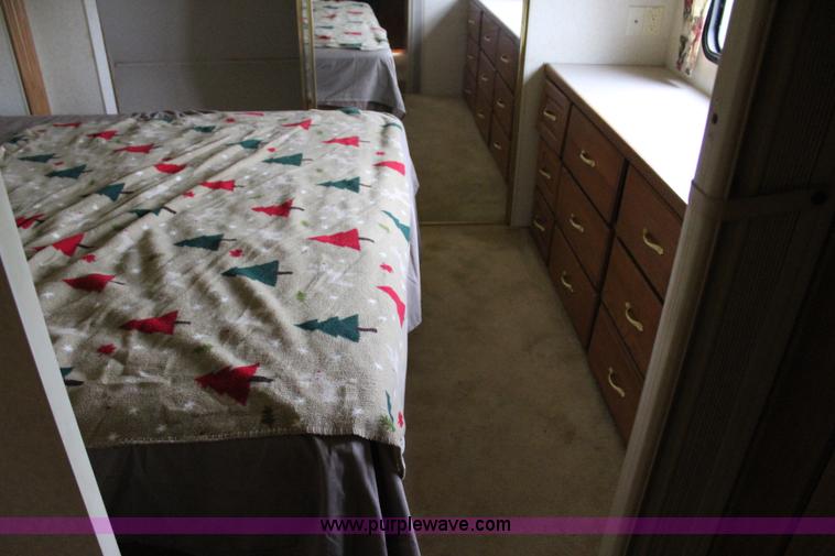 image for item I1672 2000 Coachmen Prospera camper