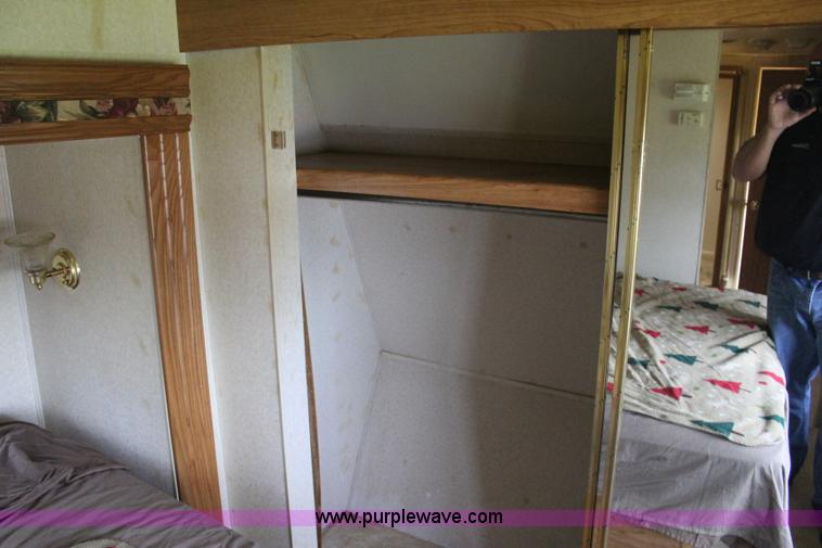 image for item I1672 2000 Coachmen Prospera camper