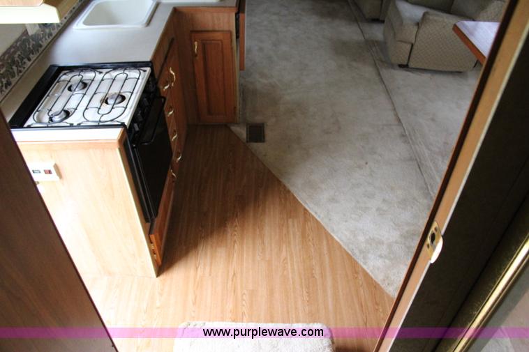 image for item I1672 2000 Coachmen Prospera camper