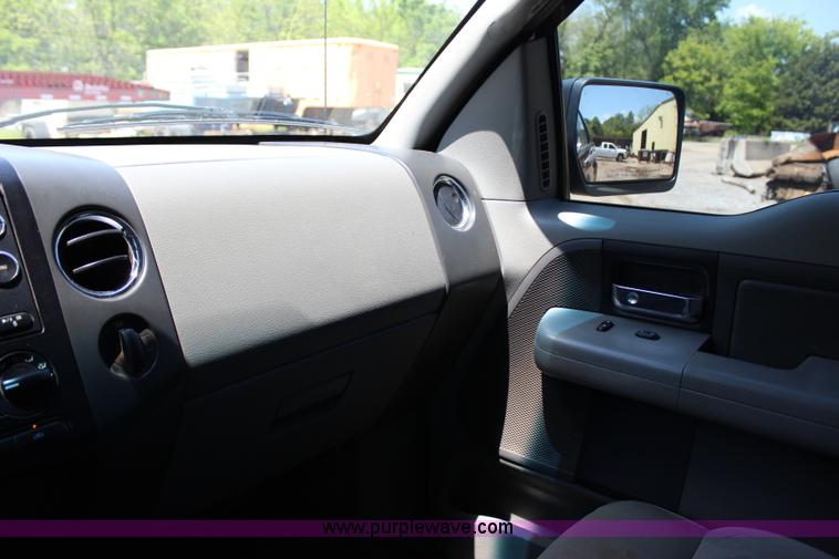 image for item I1700 2008 Ford F150 XLT SuperCrew pickup truck
