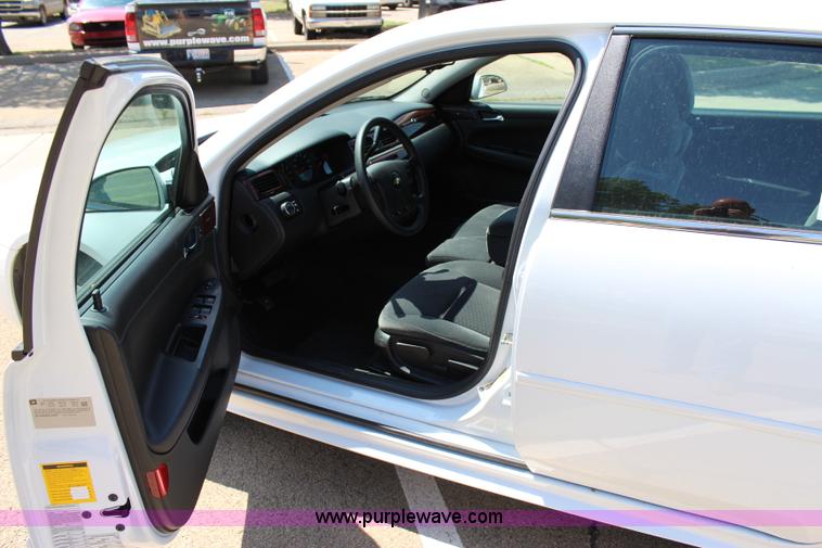 image for item I1720 2011 Chevrolet Impala