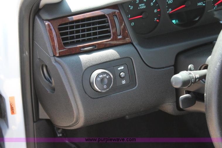 image for item I1720 2011 Chevrolet Impala