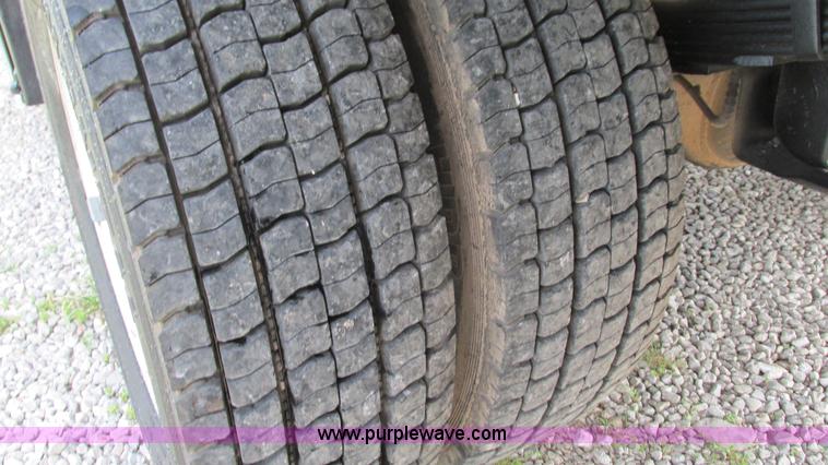 image for item I3007 2008 Ford F450 Super Duty Crew Cab flatbed truck