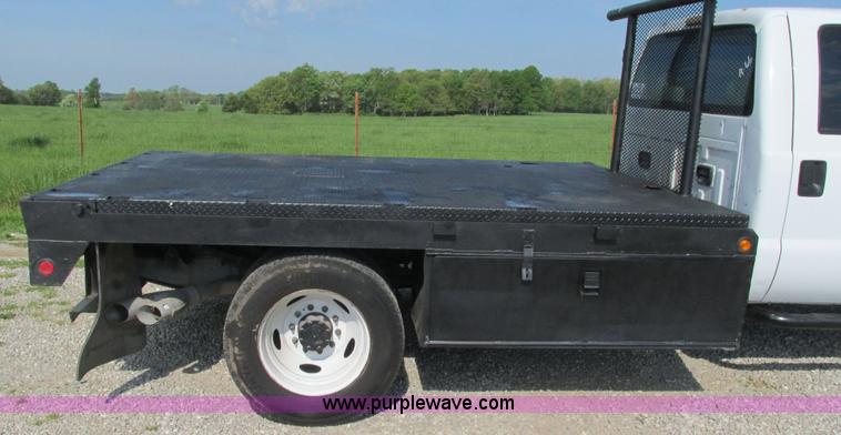 image for item I3007 2008 Ford F450 Super Duty Crew Cab flatbed truck