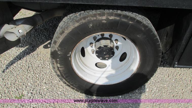 image for item I3007 2008 Ford F450 Super Duty Crew Cab flatbed truck