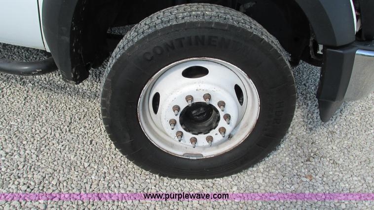 image for item I3007 2008 Ford F450 Super Duty Crew Cab flatbed truck