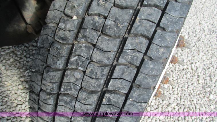 image for item I3007 2008 Ford F450 Super Duty Crew Cab flatbed truck