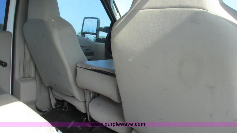 image for item I3007 2008 Ford F450 Super Duty Crew Cab flatbed truck