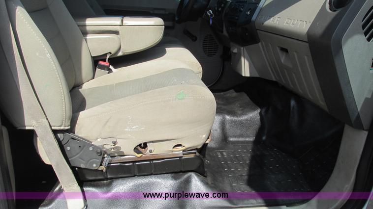 image for item I3007 2008 Ford F450 Super Duty Crew Cab flatbed truck