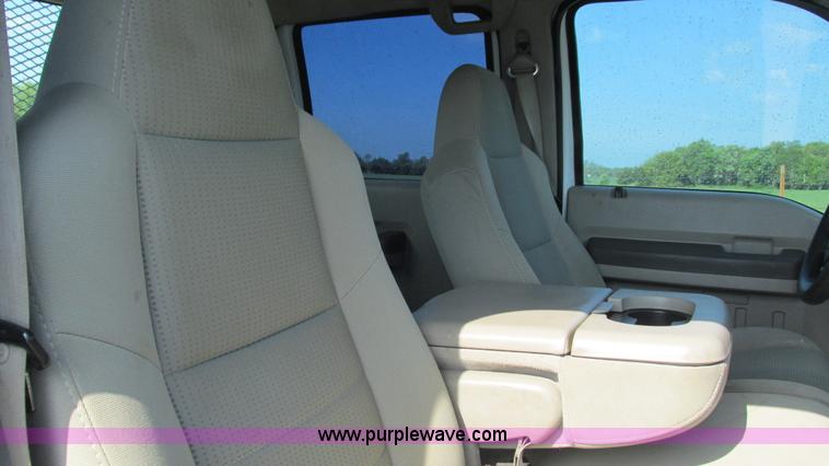 image for item I3007 2008 Ford F450 Super Duty Crew Cab flatbed truck