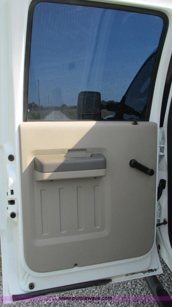 image for item I3007 2008 Ford F450 Super Duty Crew Cab flatbed truck