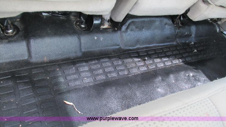 image for item I3007 2008 Ford F450 Super Duty Crew Cab flatbed truck