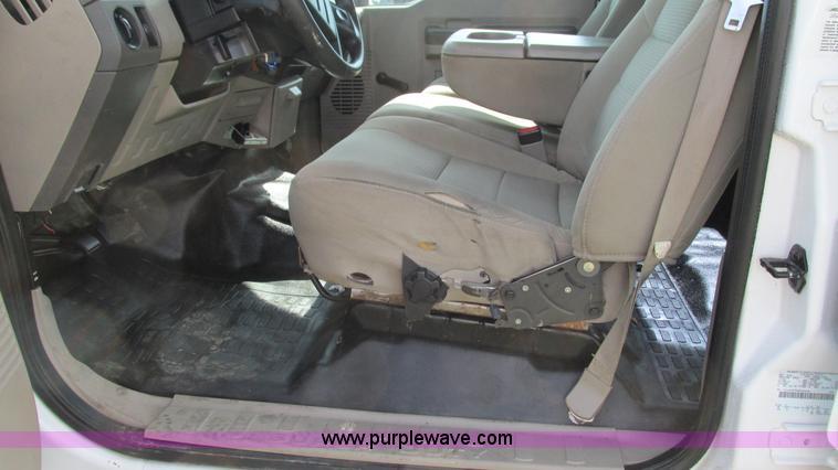 image for item I3007 2008 Ford F450 Super Duty Crew Cab flatbed truck