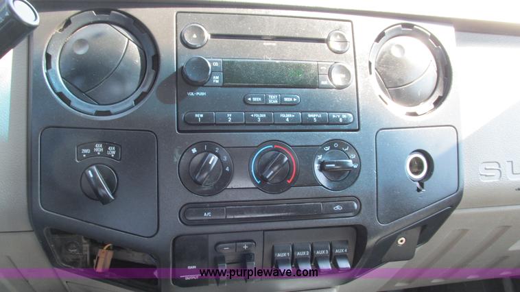 image for item I3007 2008 Ford F450 Super Duty Crew Cab flatbed truck