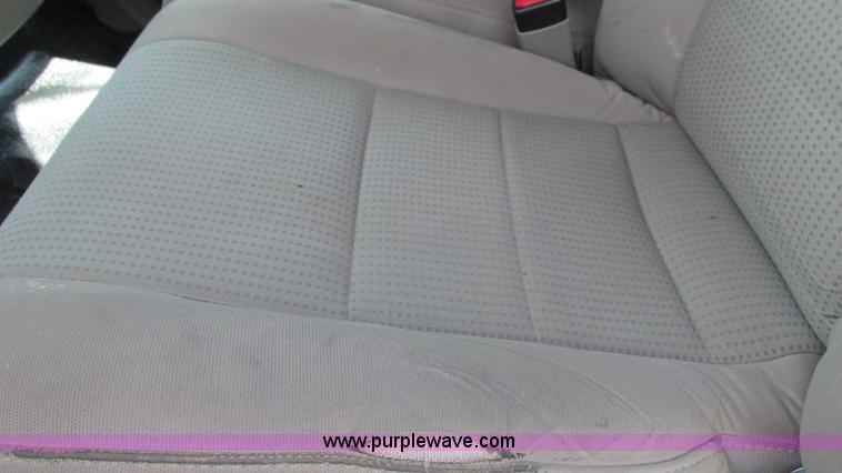 image for item I3007 2008 Ford F450 Super Duty Crew Cab flatbed truck