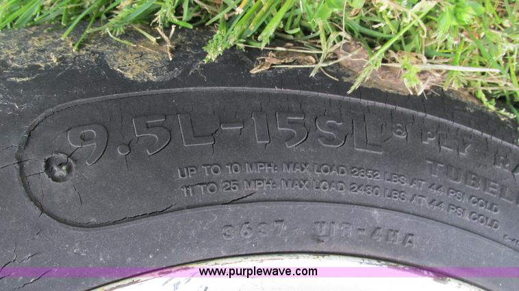 image for item I3009 1985 Hesston 5545 round baler