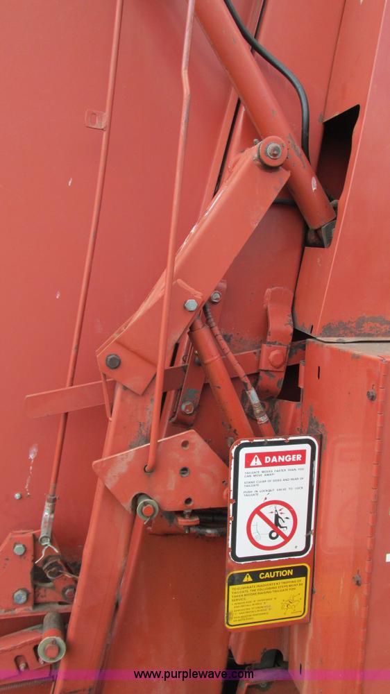 image for item I3009 1985 Hesston 5545 round baler