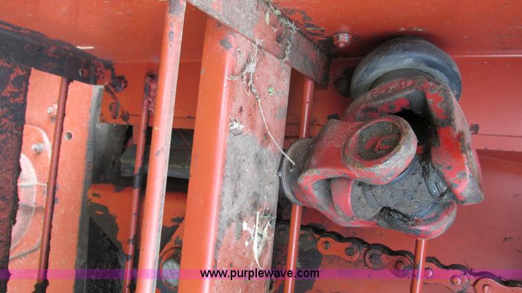 image for item I3009 1985 Hesston 5545 round baler