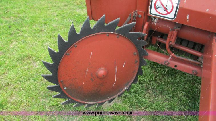 image for item I3009 1985 Hesston 5545 round baler