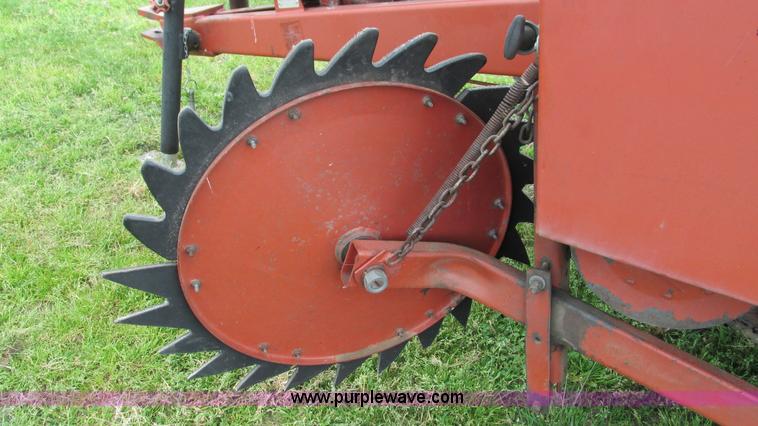 image for item I3009 1985 Hesston 5545 round baler